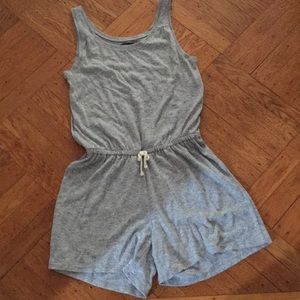Girl’s Grey Comfy Romper Worn Once Sz 14-16 Gap